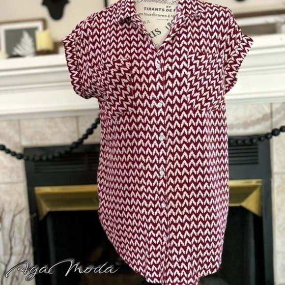 Jach’s Girlfriend red and white Button Down Rayon Top - Picture 1 of 16